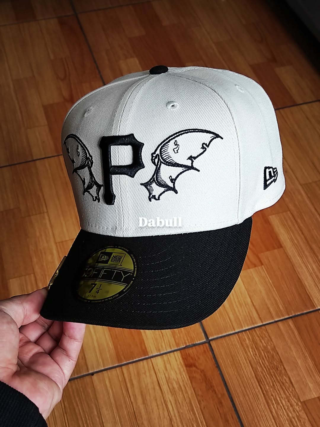 Pittsburgh Pirates MLB Team Wings 59FIFTY Fitted Light Beige Cap