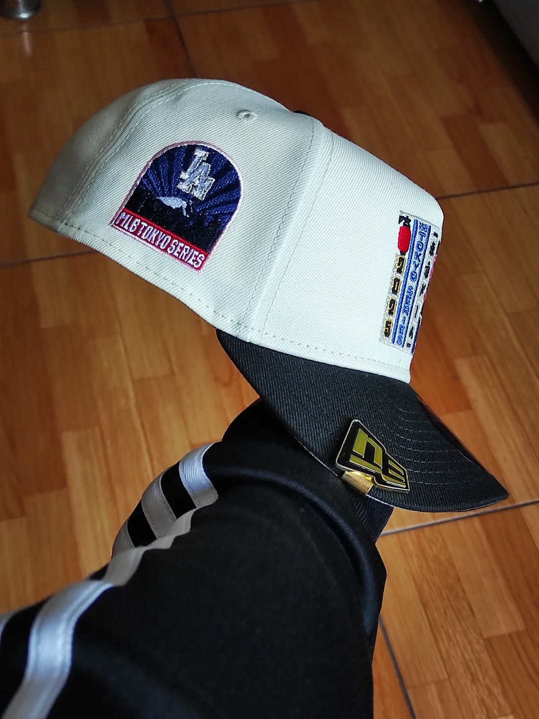 New Era Los Angeles Dodgers Tokyo Series 2025 Chrome Two Tone Edition 9Forty A Frame Snapback Hat