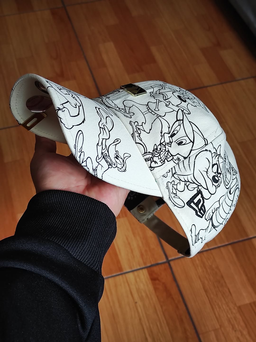 MLB Logo MLB X Looney Tunes White Casual Classic Adjustable Cap