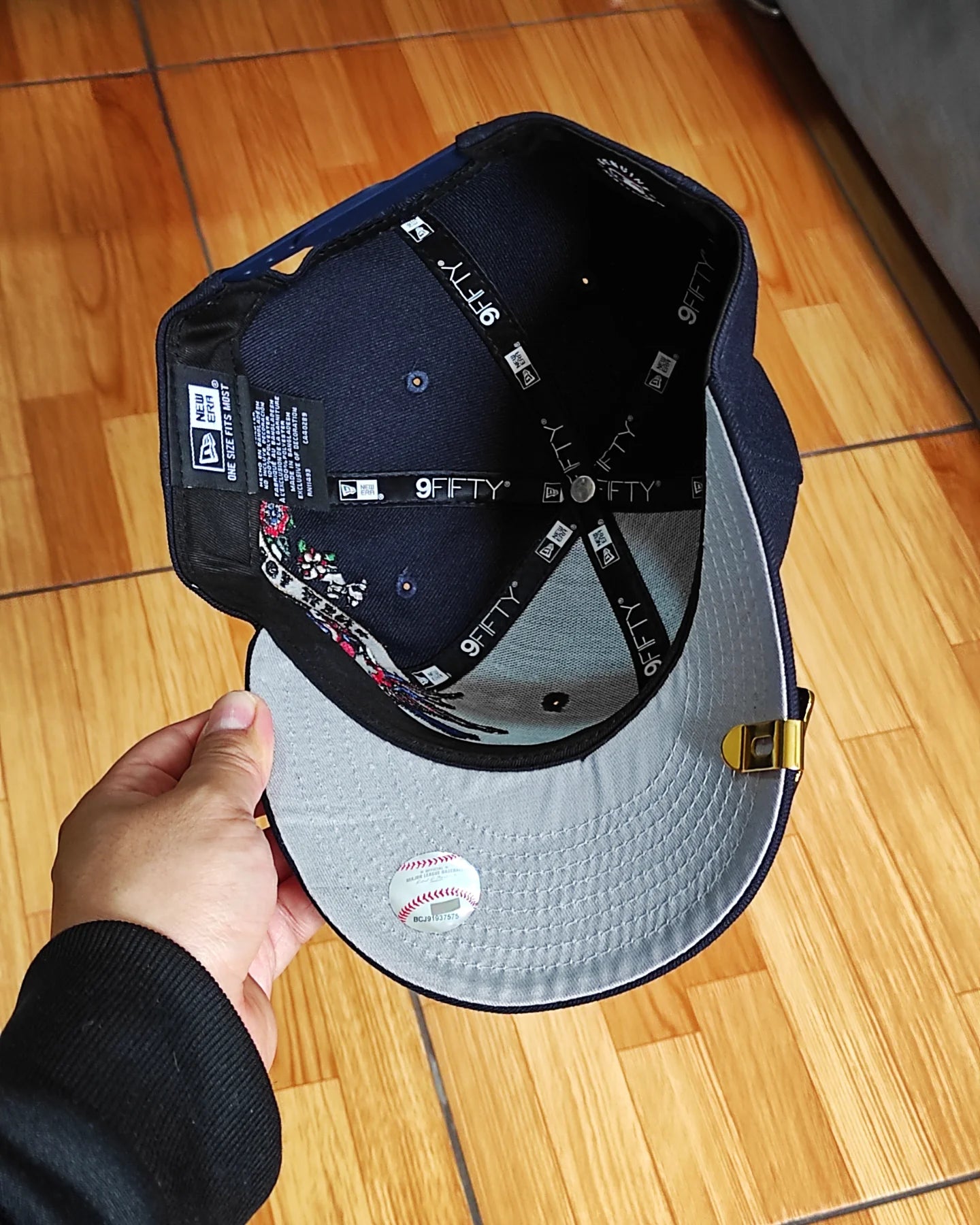 New York Yankees Gray Bottom City Art Side Patch New Era 9Fifty Snapback - Navy Blue
