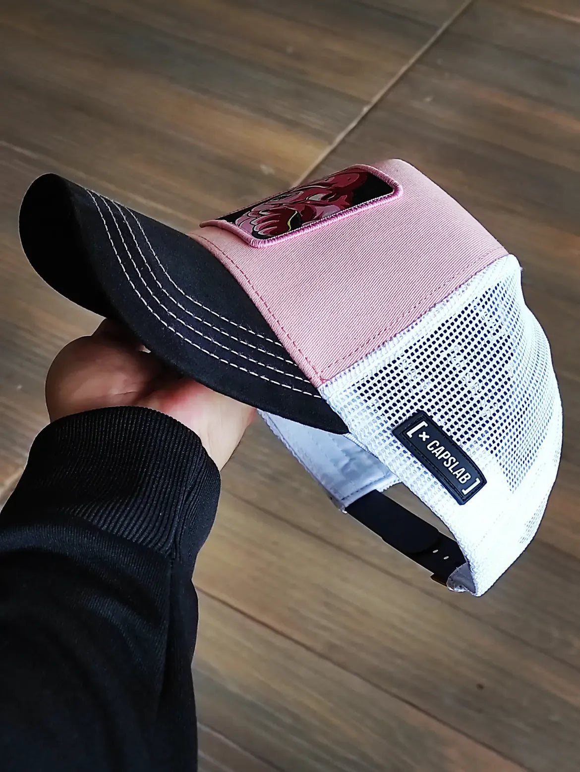 Gorra trucker rosa, blanca y negra Kid Buu DBZ8 BUU Dragon Ball de Capslab