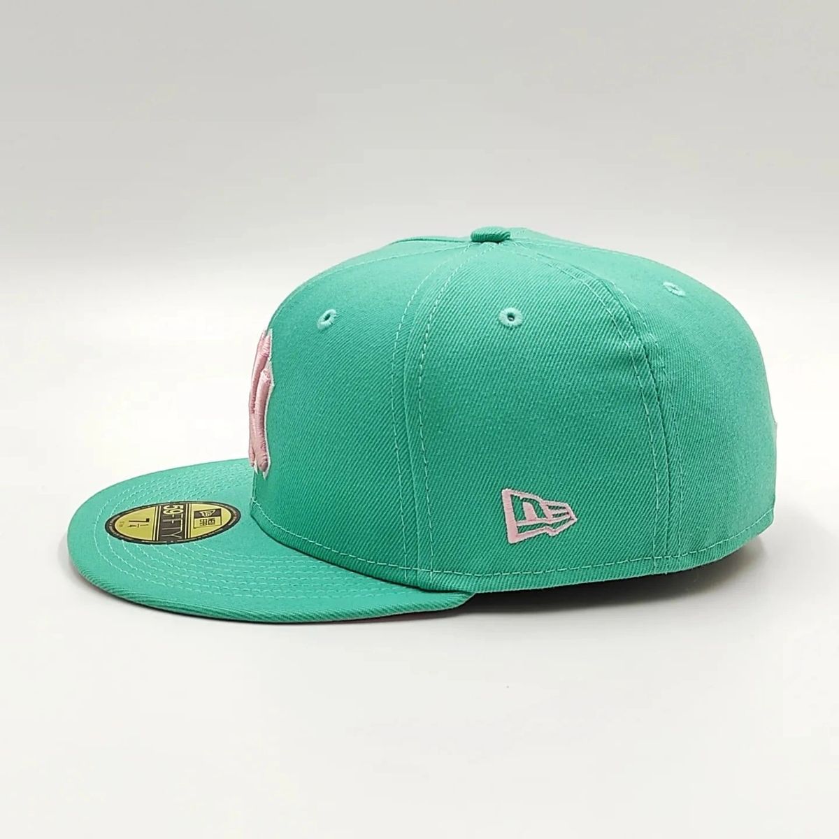 New York Yankees 1999 WORLD SERIES Exclusive New Era 59Fifty Fitted Hat - Teal/Pink Bottom