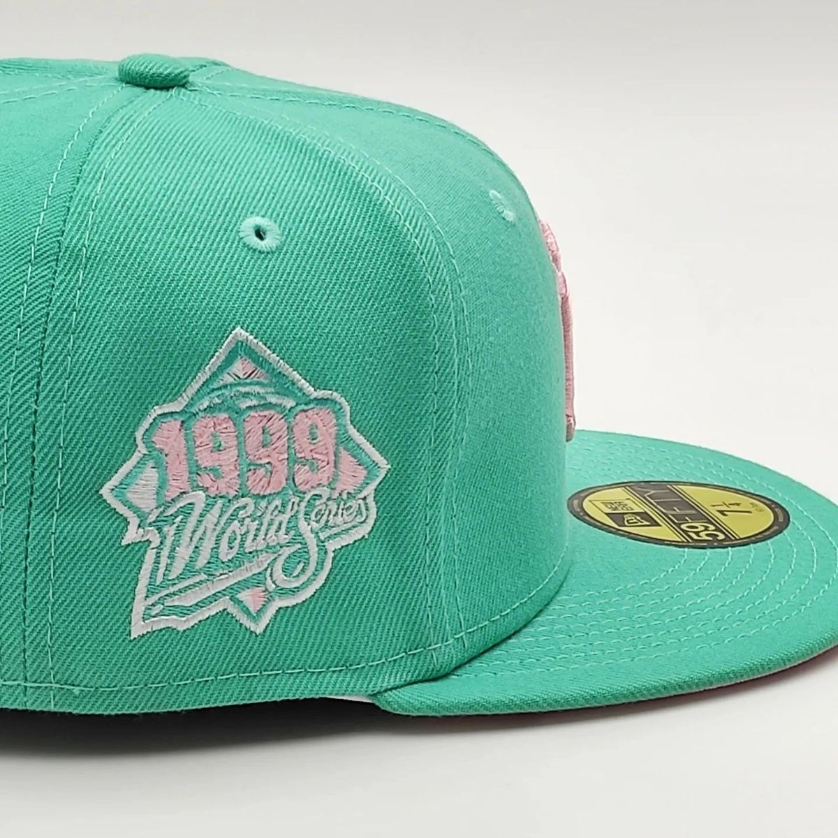 New York Yankees 1999 WORLD SERIES Exclusive New Era 59Fifty Fitted Hat - Teal/Pink Bottom