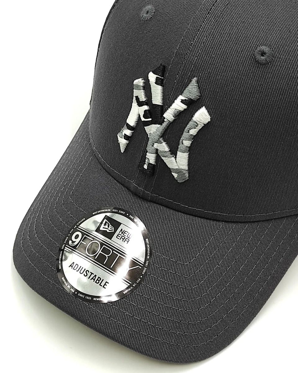New Era New York Yankees logo camo