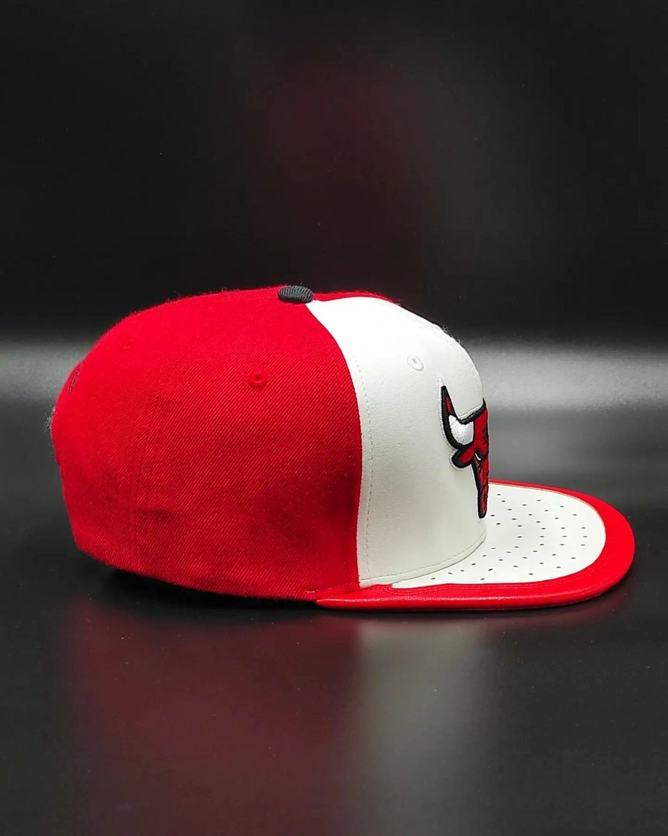 Gorra Chicago Bulls Air Jordan DAY ONE Snapback Mitchell & Ness NBA - Blanco/Rojo