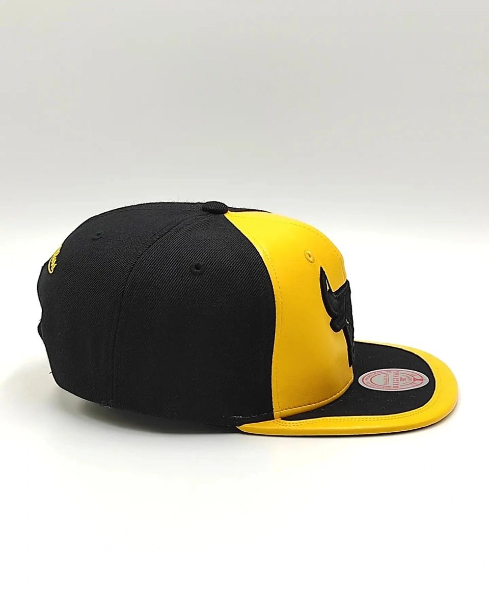 Gorra Chicago Bulls Air Jordan DAY ONE Snapback Mitchell & Ness NBA - Amarillo/Negro