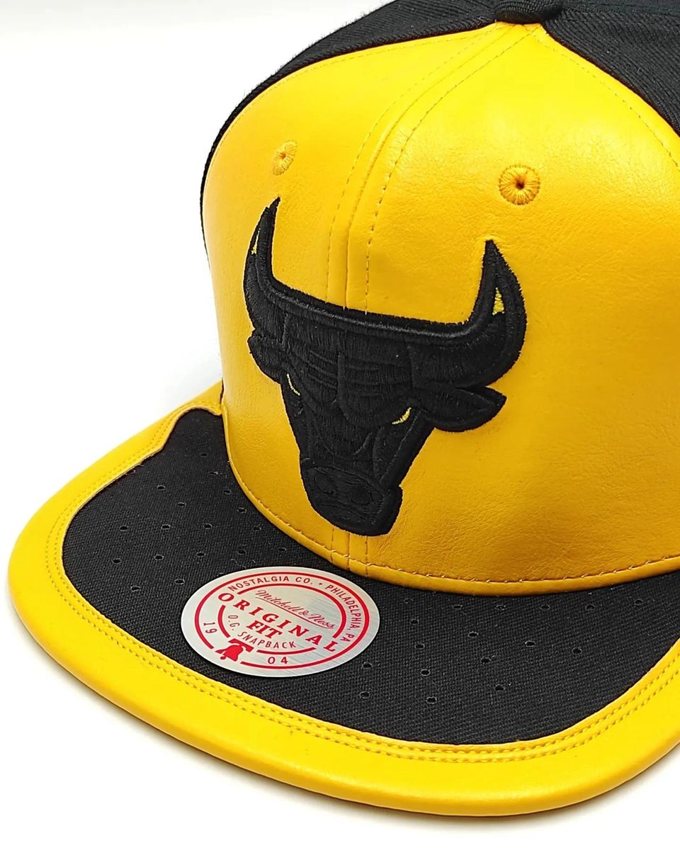 Gorra Chicago Bulls Air Jordan DAY ONE Snapback Mitchell & Ness NBA - Amarillo/Negro