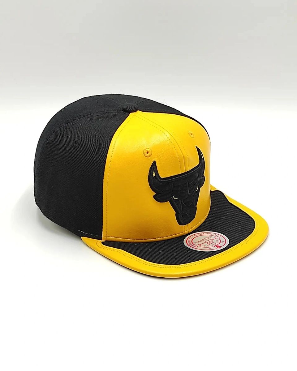 Gorra Chicago Bulls Air Jordan DAY ONE Snapback Mitchell & Ness NBA - Amarillo/Negro