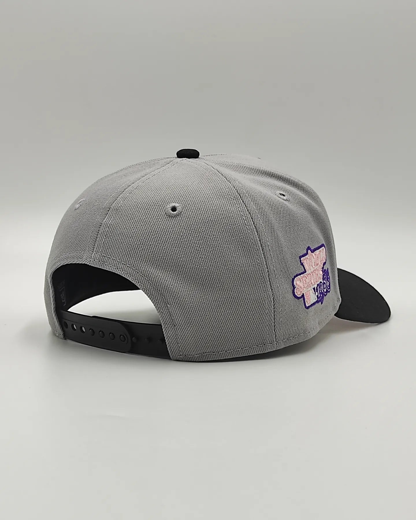 New Era 9Forty A-FRAME Fuji Boston Red Sox 1986 World Series Patch Snapback Hat / Gray Black Pink