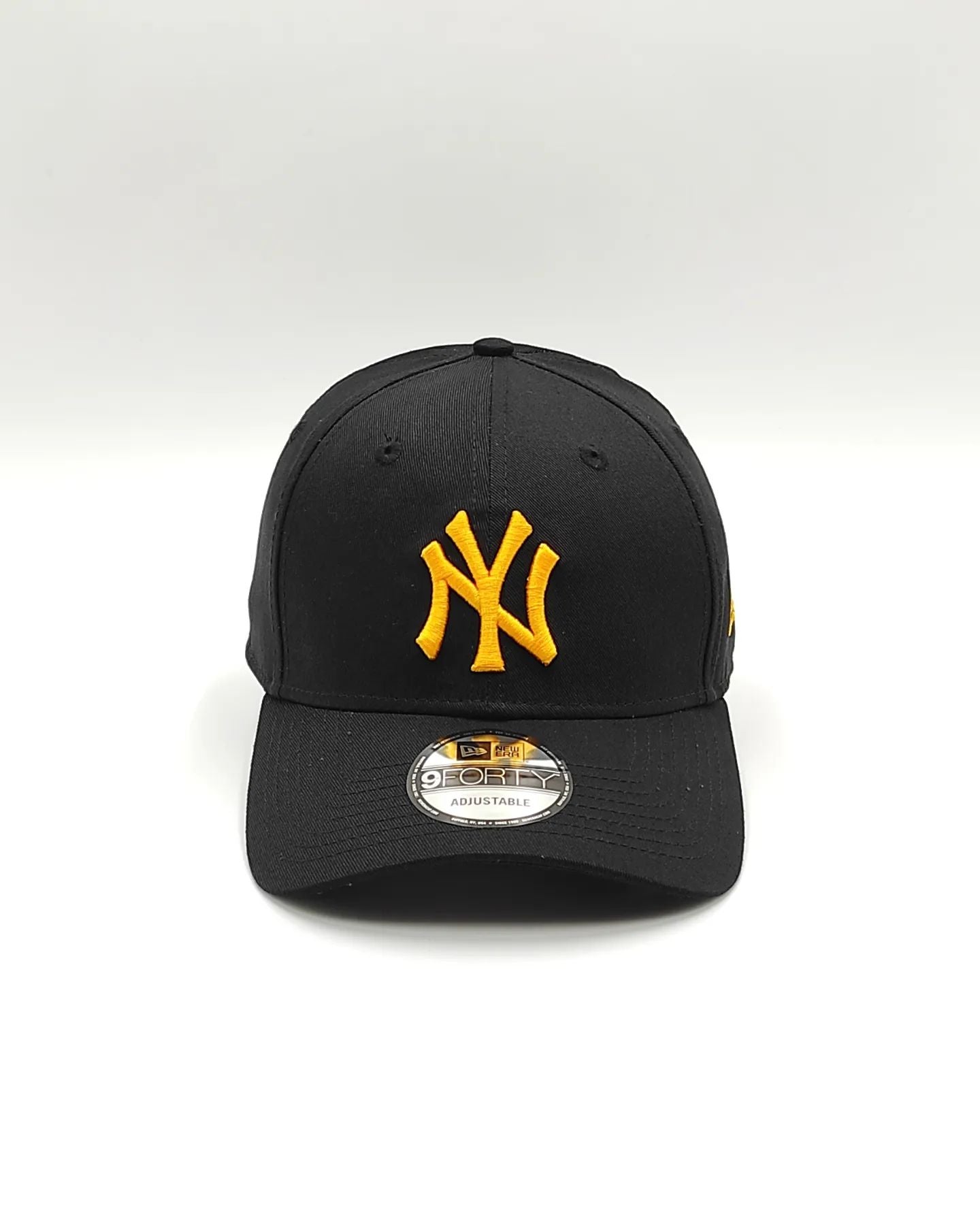GORRA NEW ERA NY YANKEES 9FORTY NEGRO LOGO GOLD