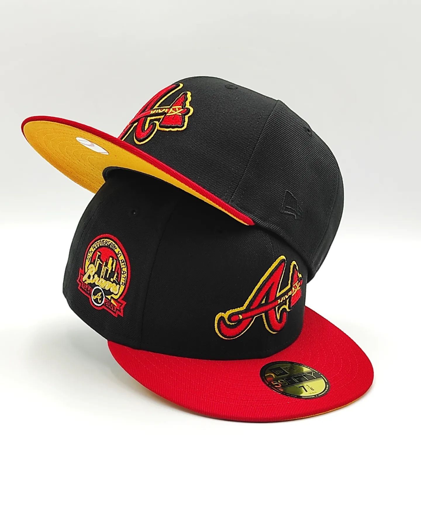 Exclusiva New Era 59Fifty Cool Fashion Atlanta Braves 40th Anniversary Patch Gold UV Alternate Hat - Black, Red, Gold