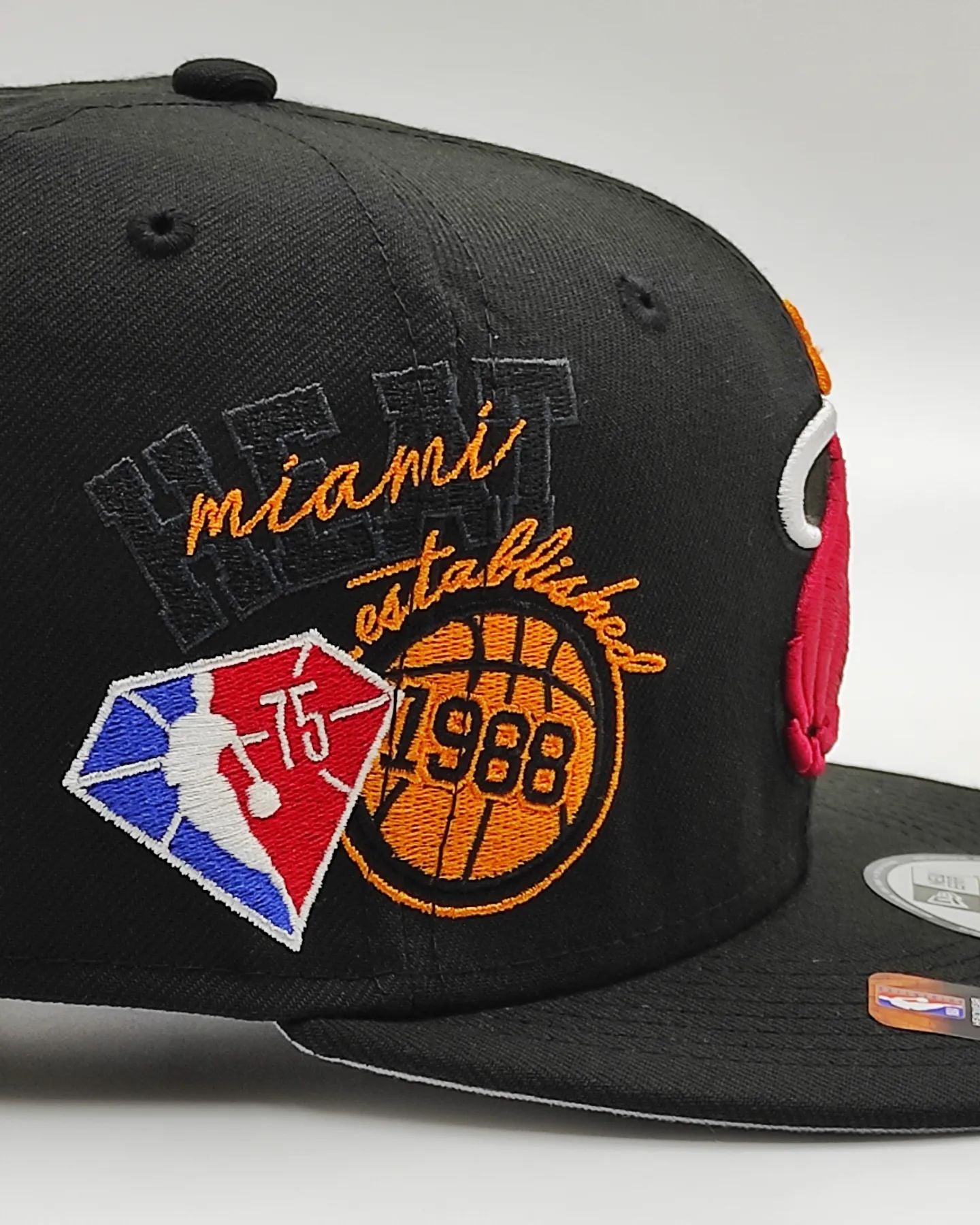 New Era Miami Heat coleccion Half off 950 black snapback