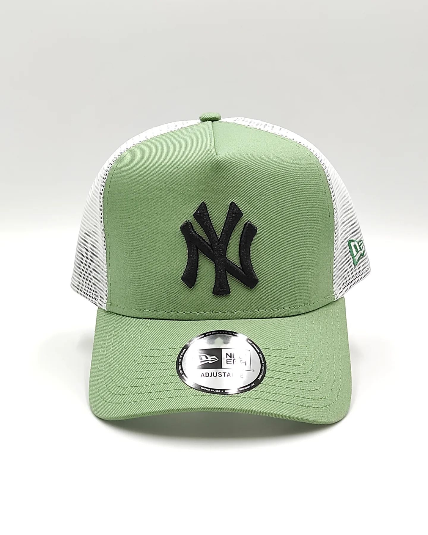 New Era New York Yankees league Essential trucker